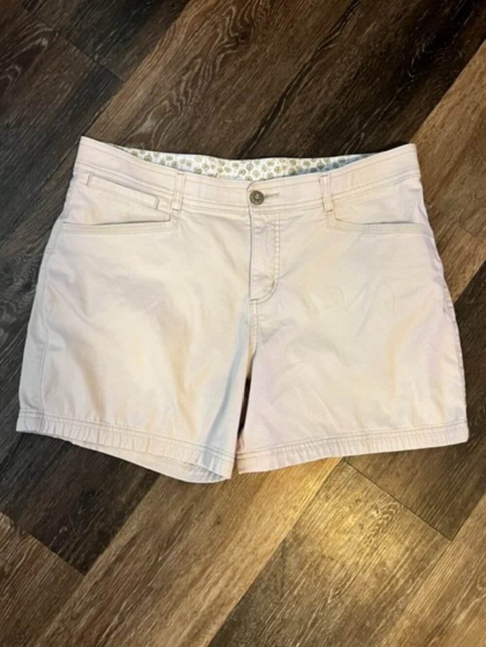Women's LEE Sinfully Soft Shorts, Size 16, Front Button & Zip, Beige, Ex Con!